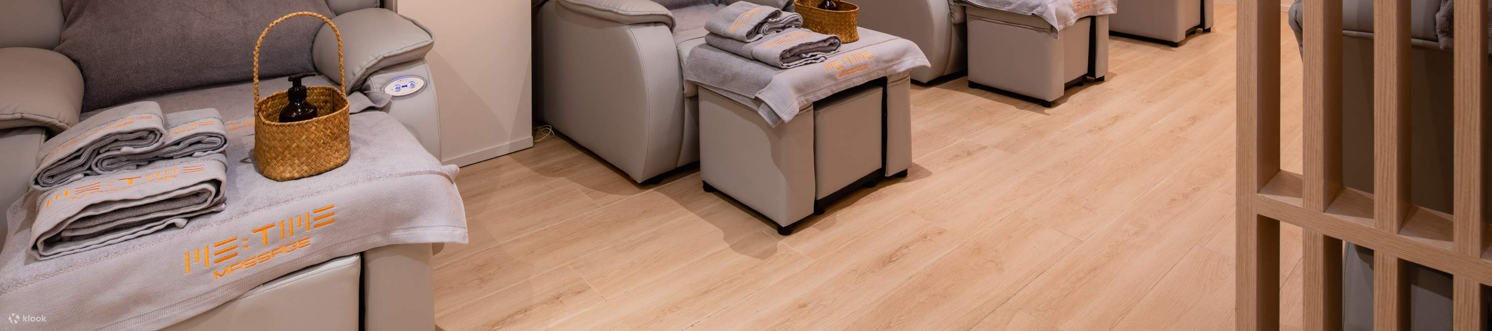 Me Time Massage, großes zweistöckiges Massagegeschäft, Causeway Bay, Hongkong Spa. Hongkong Massage